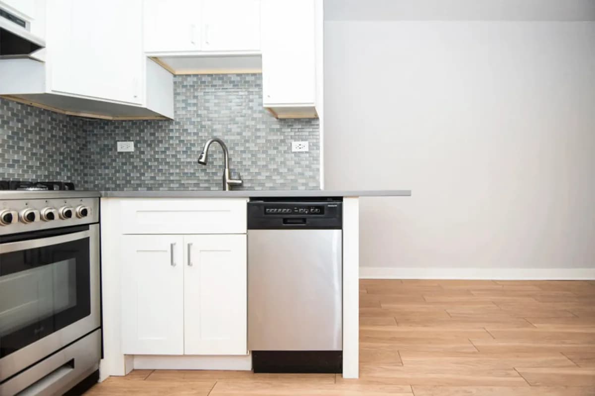 511 W. Belmont Ave, Apt 511-34 — photo 3