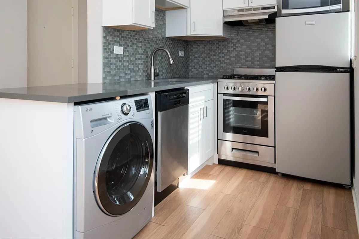 511 W. Belmont Ave, Apt 511-35 — photo 1