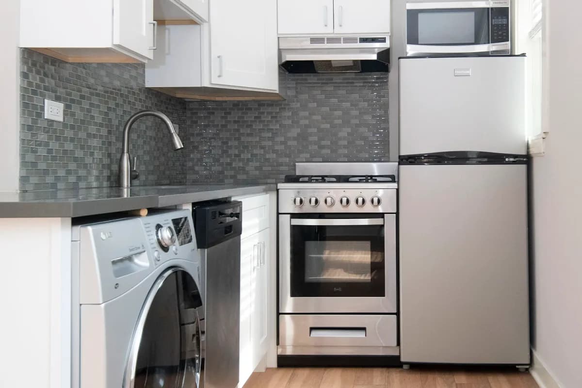 511 W. Belmont Ave, Apt 511-37 — photo 2