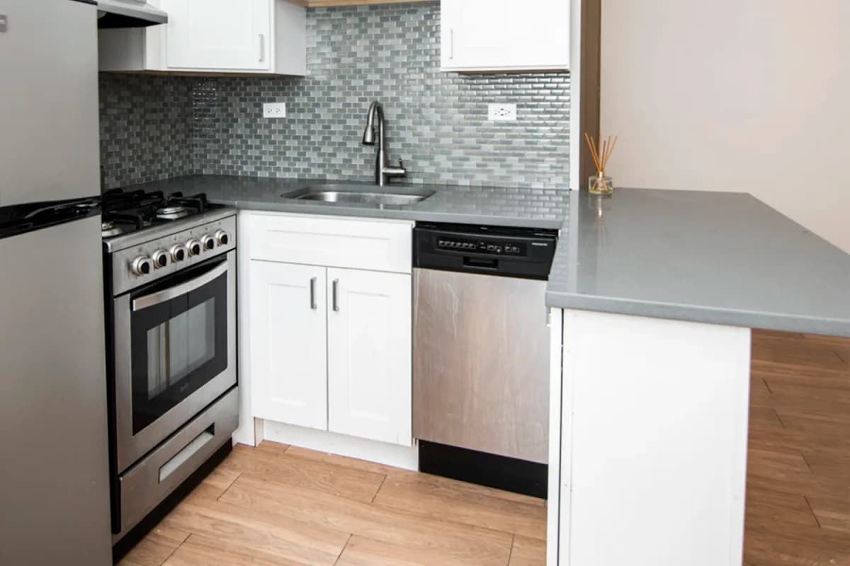 511 W. Belmont Ave, Apt 511-38 — photo 3