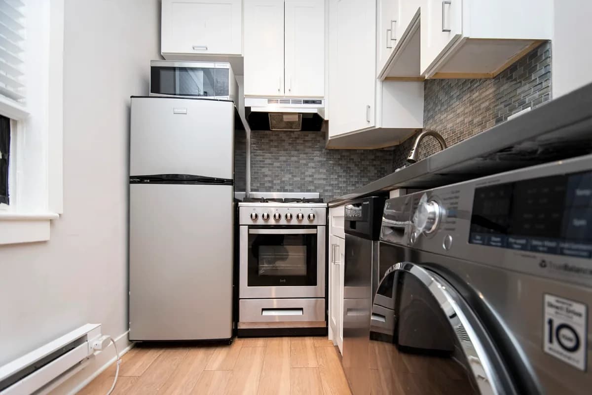 511 W. Belmont Ave, Apt 511-43 — photo 2