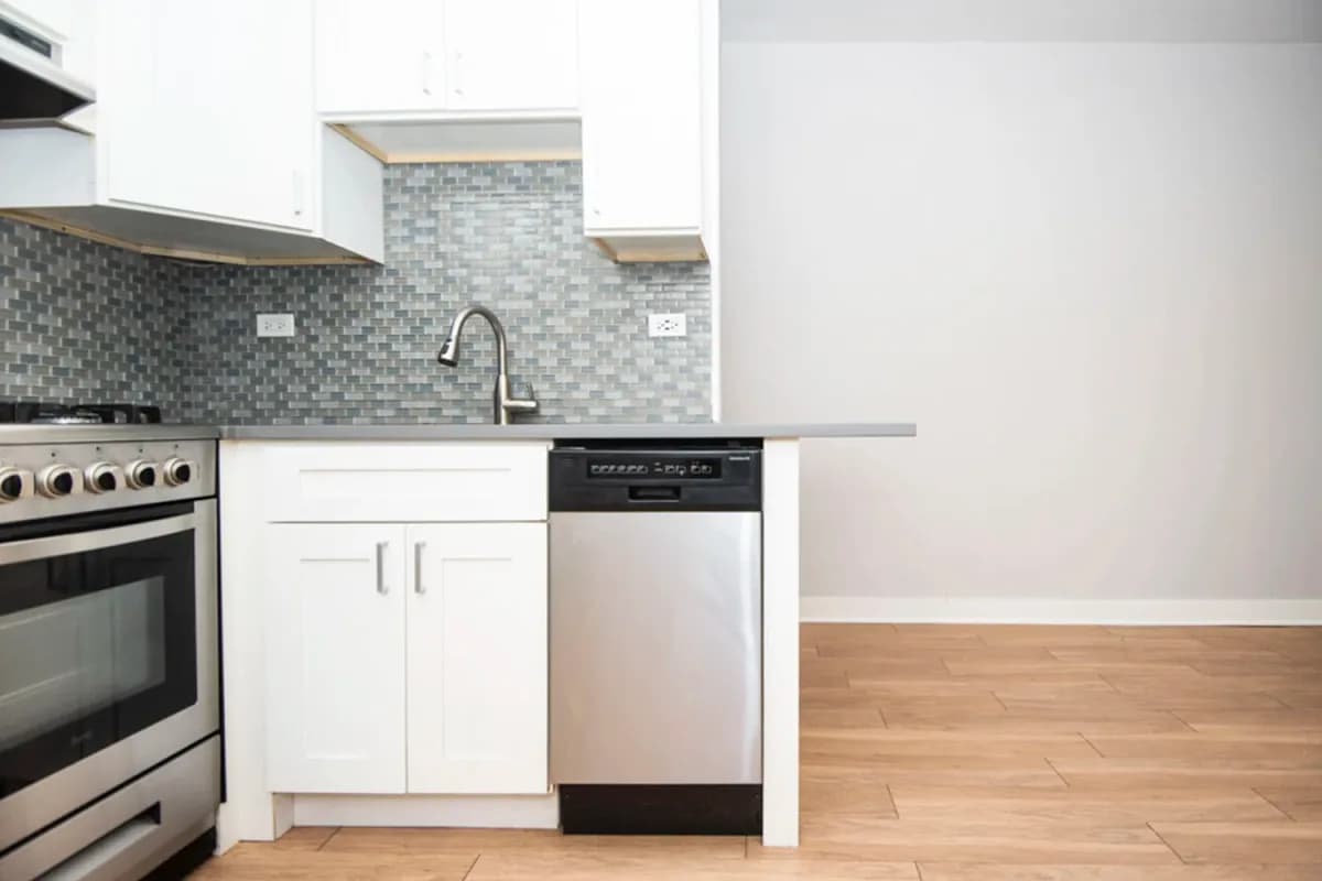 511 W. Belmont Ave, Apt 511-46 — photo 3