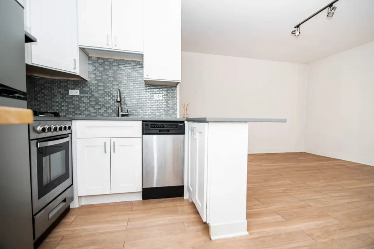 511 W. Belmont Ave, Apt 511-48 — photo 3
