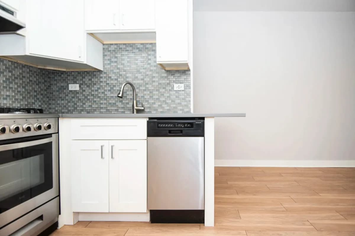 511 W. Belmont Ave, Apt 511-6 — photo 3