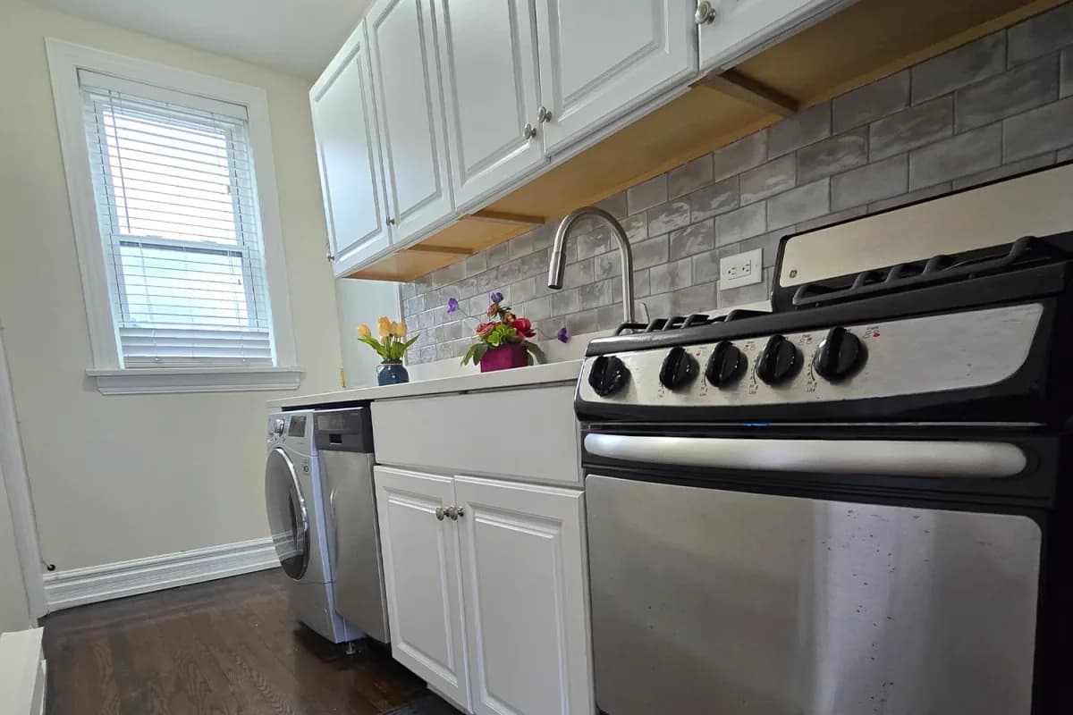 646-48 W. Roscoe St, Apt 3s — photo 4