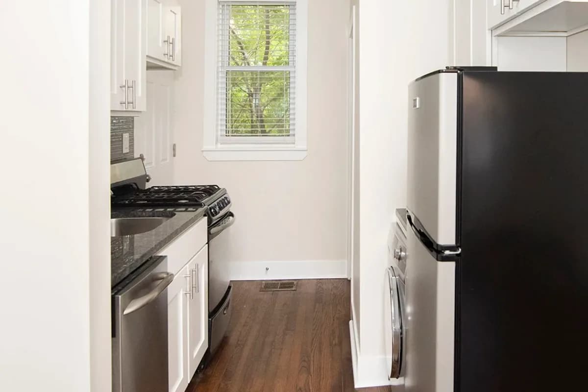 646-48 W. Roscoe St, Apt 646-5-1N — photo 1