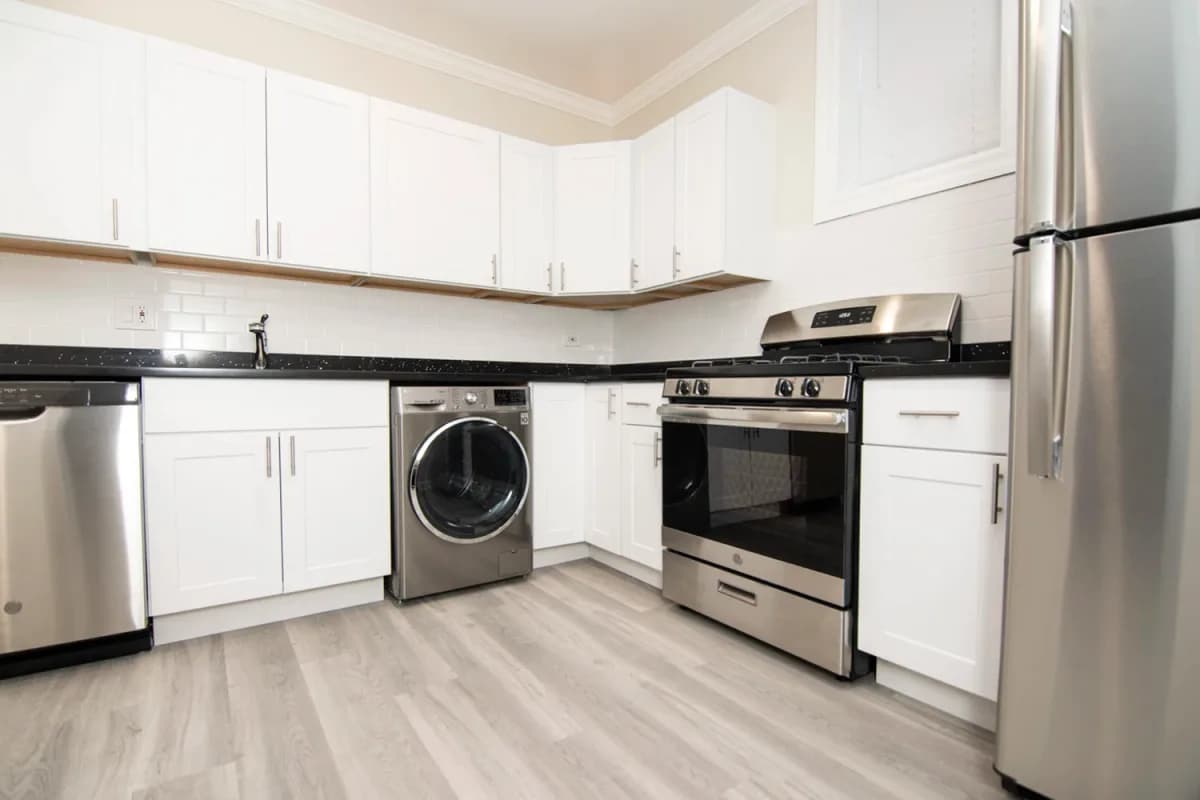 646-48 W. Roscoe St, Apt gd — photo 5