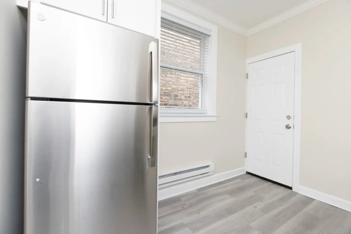646-48 W. Roscoe St, Apt 648-1s — photo 2