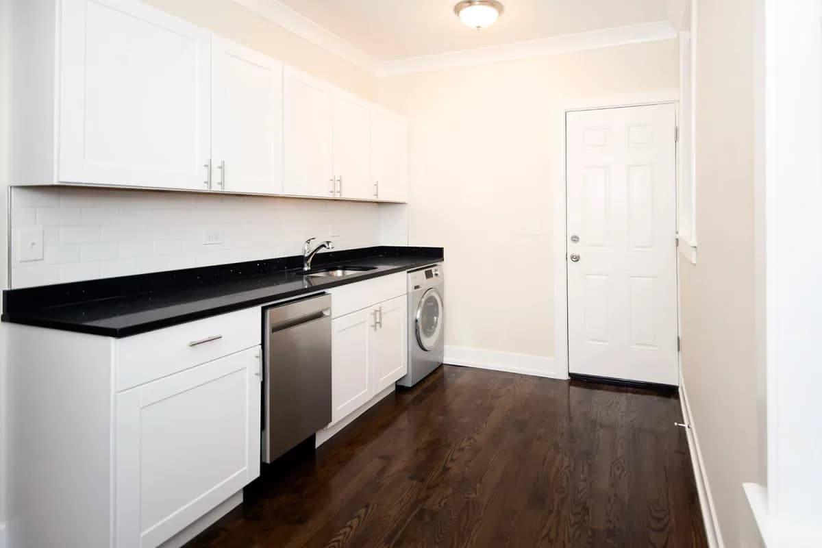 646-48 W. Roscoe St, Apt 648-3N — photo 3