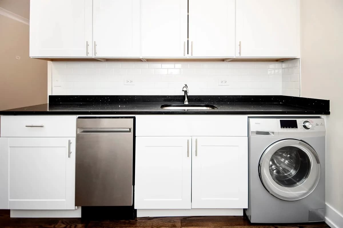 646-48 W. Roscoe St, Apt 648-3N — photo 4