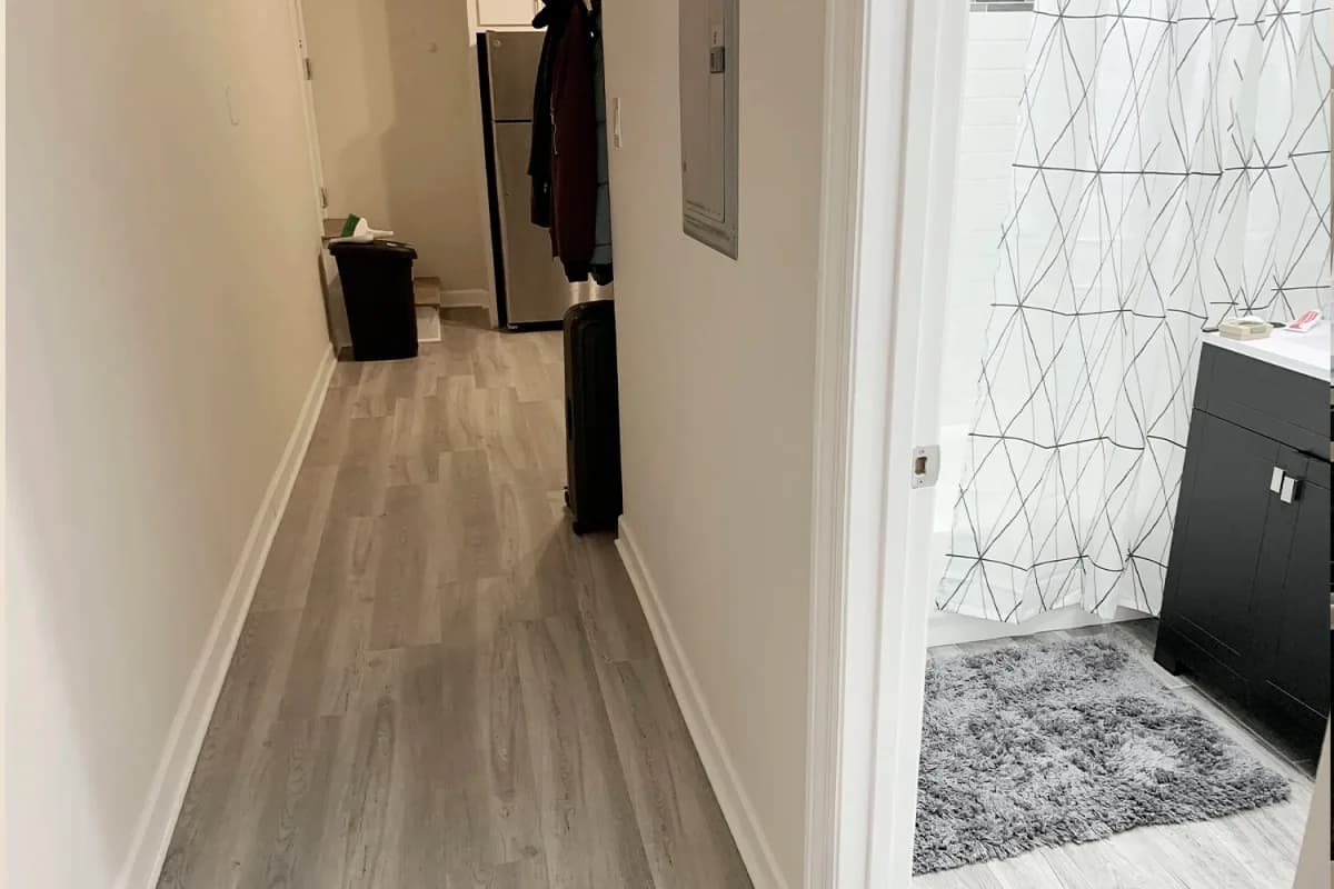 646-48 W. Roscoe St, Apt gdn — photo 4