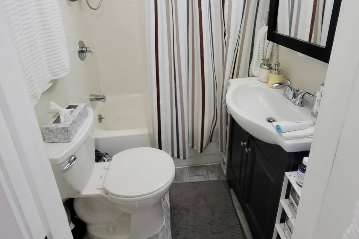 646-48 W. Roscoe St, Apt ng — photo 4