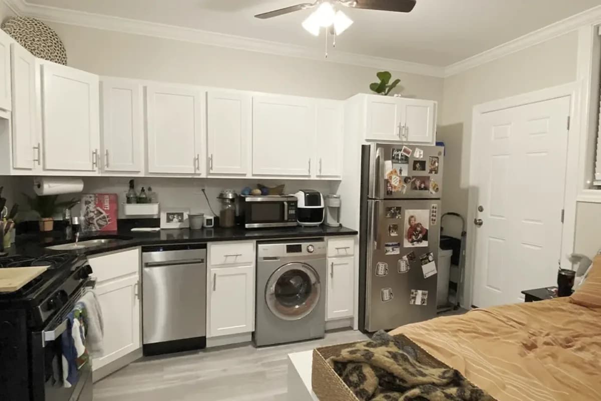 726 W. Roscoe St, Apt 1N — photo 1