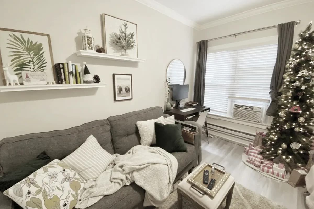 726 W. Roscoe St, Apt 1N — photo 3