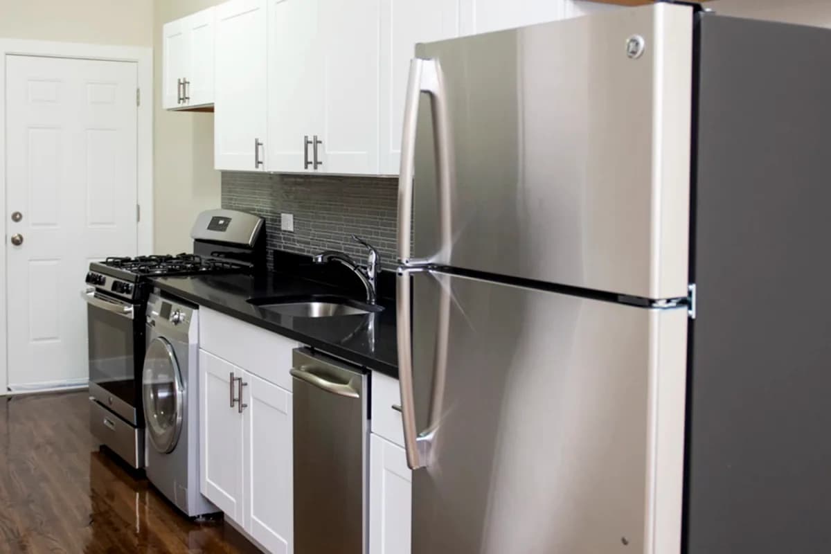 724-32 W. Roscoe St, Apt 726-1S — photo 2