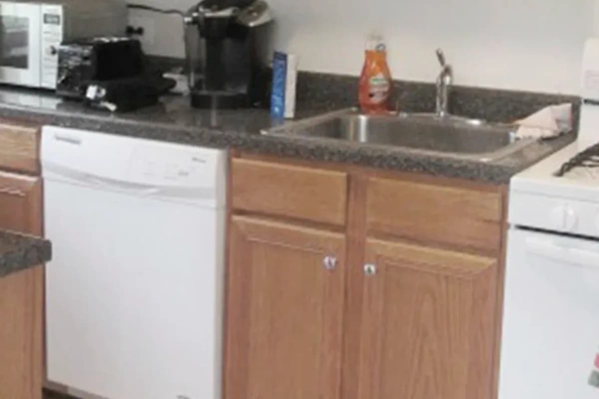 724-32 W. Roscoe St, Apt 1w — photo 1