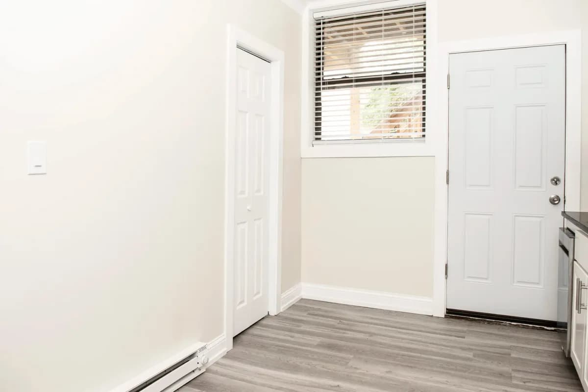 730 W. Roscoe St, Apt 1N — photo 4