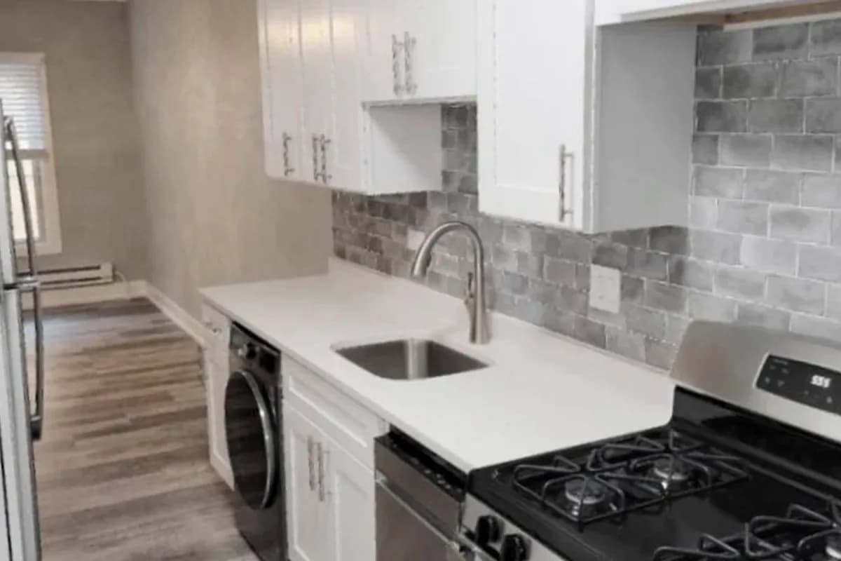 730 W. Roscoe St, Apt 1S — photo 1