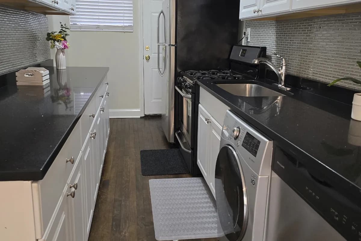 732 W. Roscoe St, Apt 1N — photo 3