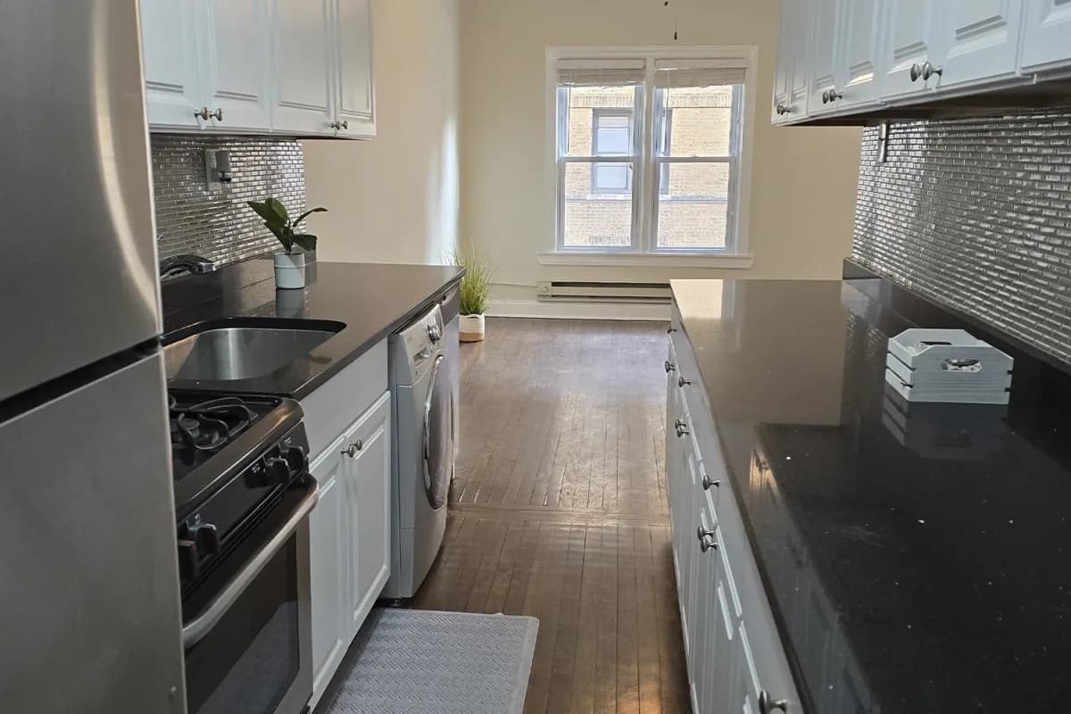 732 W. Roscoe St, Apt 1N — photo 5