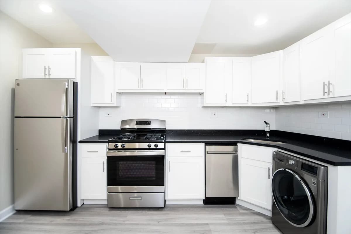 724-32 W. Roscoe St, Apt ngd — photo 2
