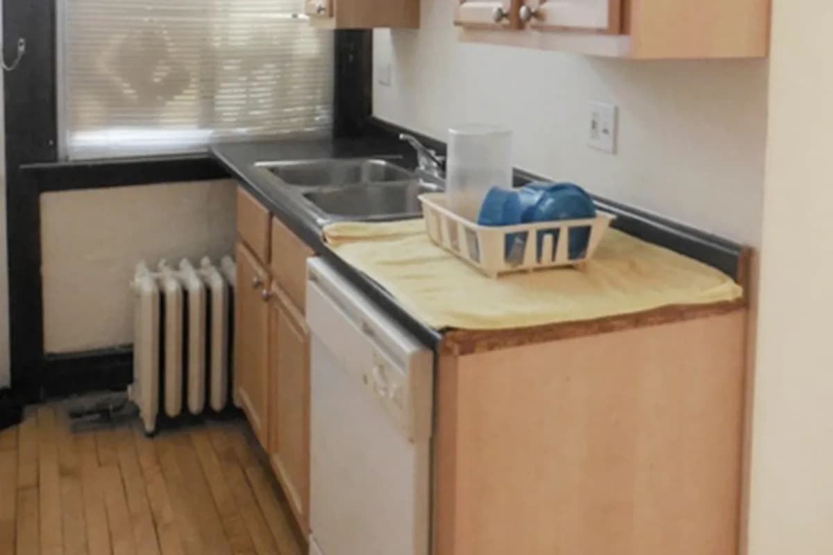 731-35 Elm St, Apt 301 — photo 2