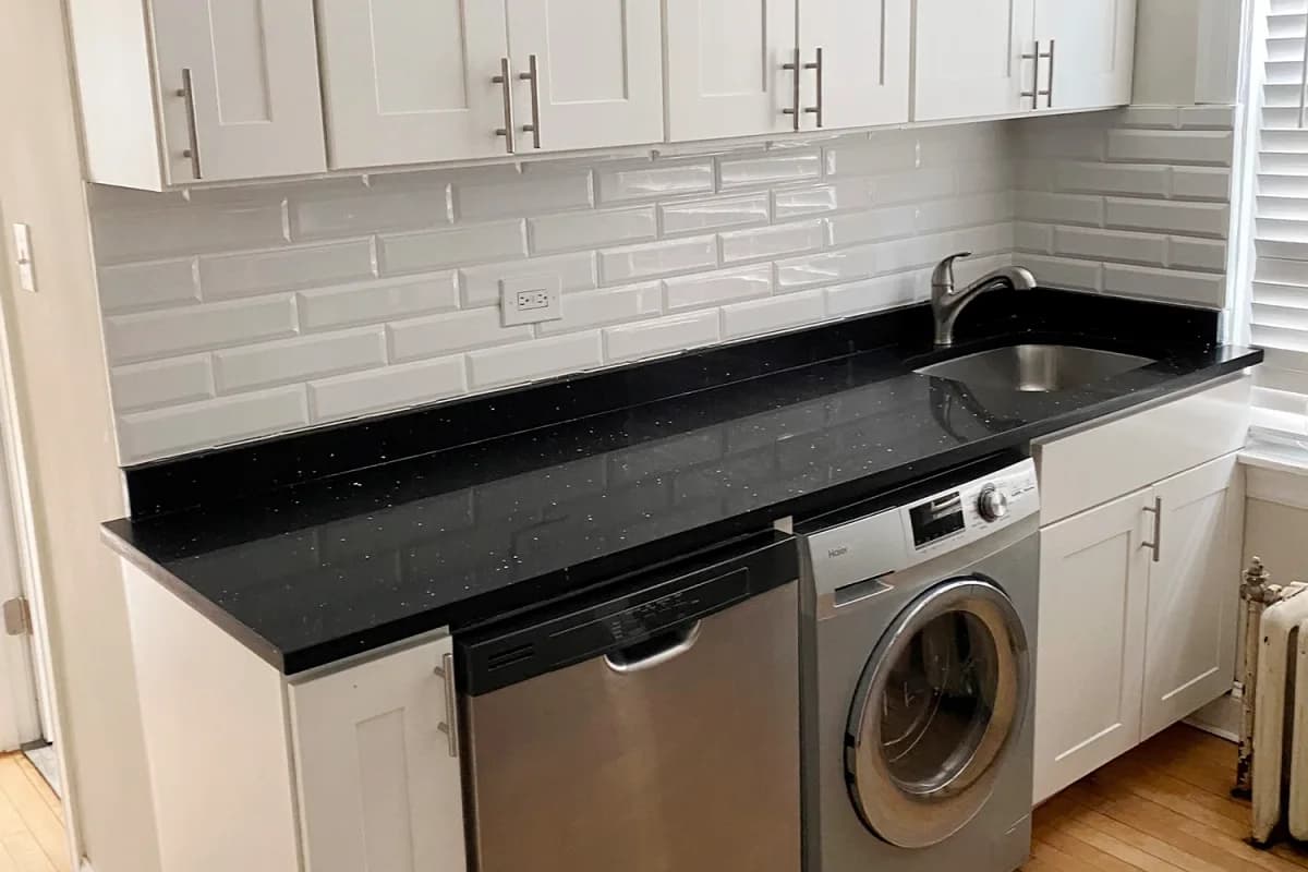 731-35 Elm St, Apt 302 — photo 3