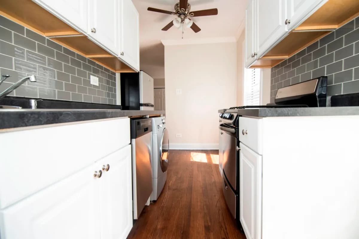 837-39 W. Cornelia Ave, Apt 1s — photo 4