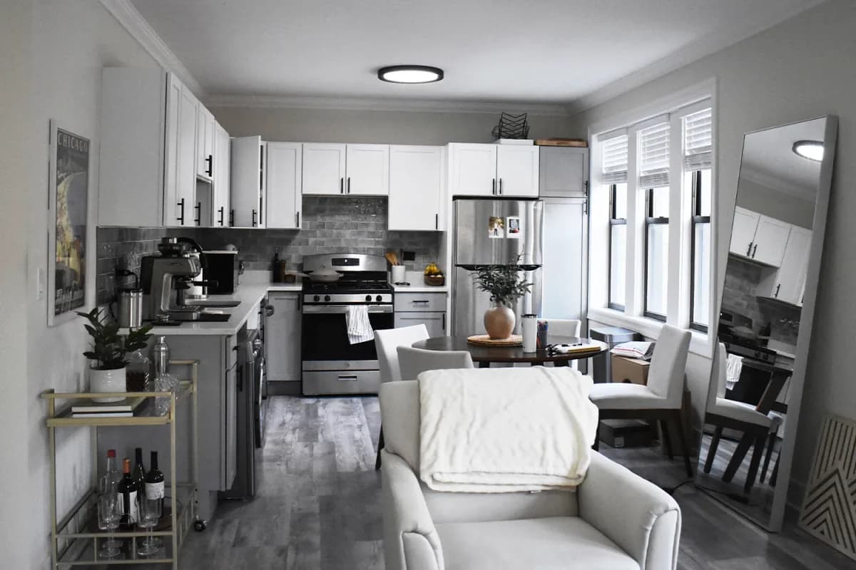 837-39 W. Cornelia Ave, Apt 2n — photo 3