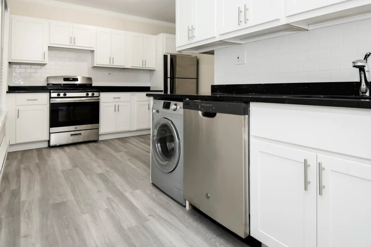 837-39 W. Cornelia Ave, Apt 3s — photo 1