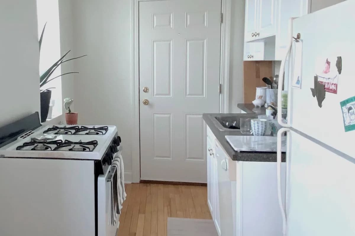 837-39 W. Cornelia Ave, Apt 3s — photo 1