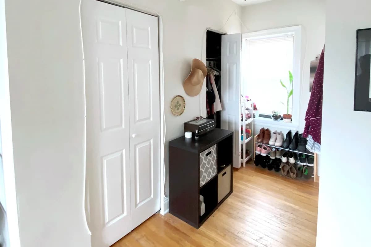 837-39 W. Cornelia Ave, Apt gdn — photo 4