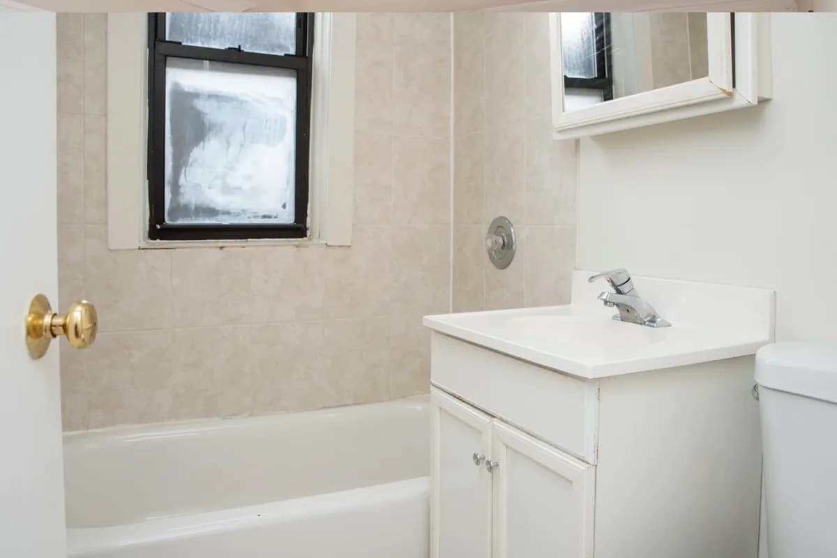837-39 W. Cornelia Ave, Apt 2n — photo 4