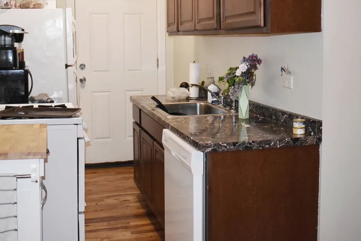 837-39 W. Cornelia Ave, Apt 1s — photo 1