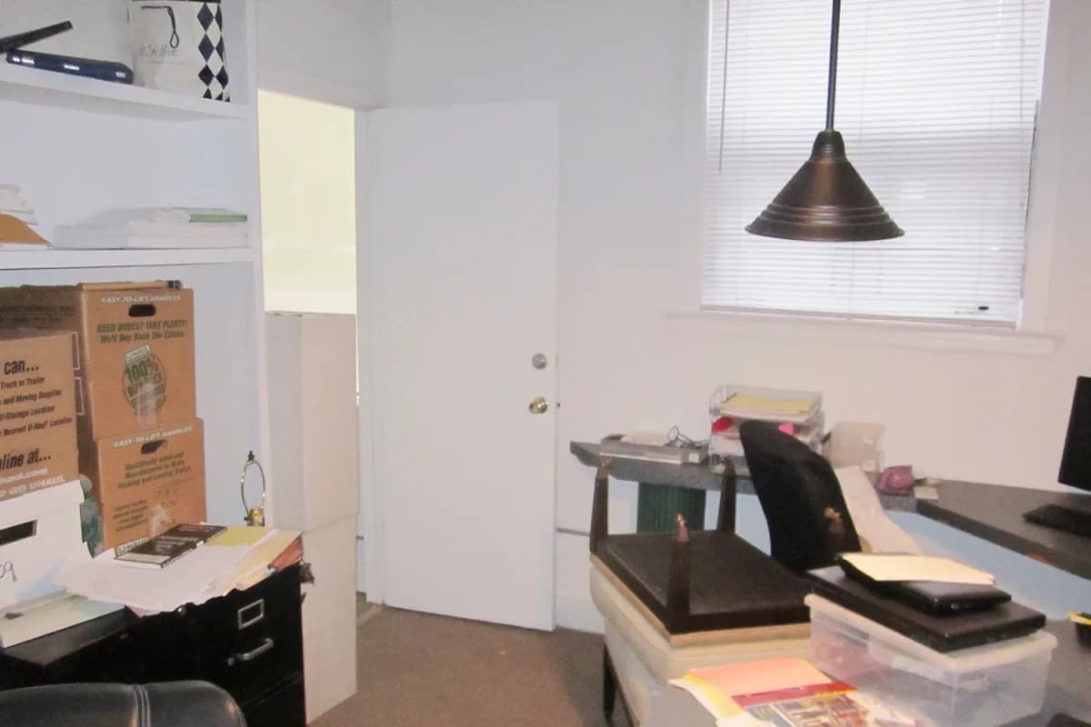 857 W Webster Ave store interior — photo 2