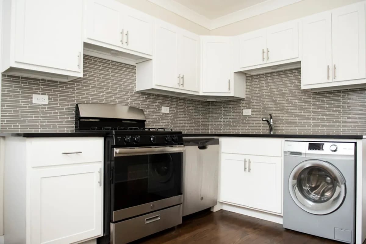 915-23 W. Waveland Ave, Apt 1 — photo 4