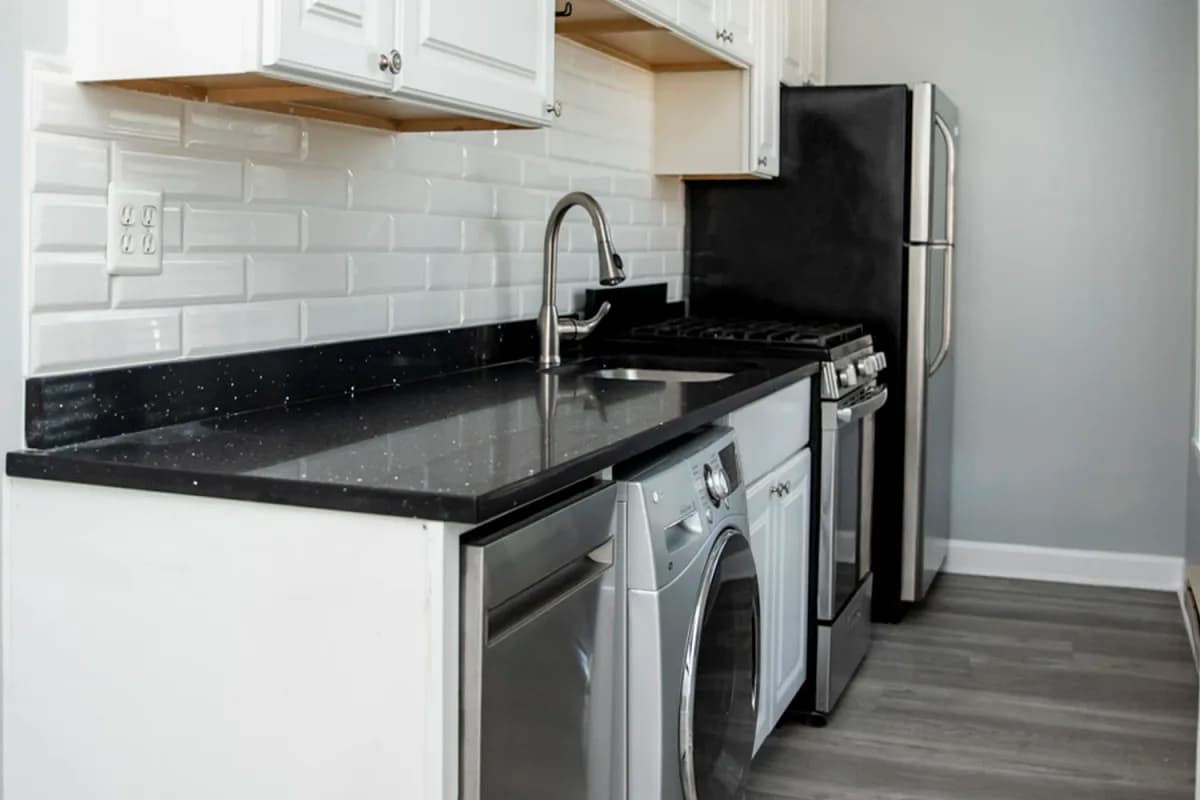 915-23 W. Waveland Ave, Apt 2a — photo 5