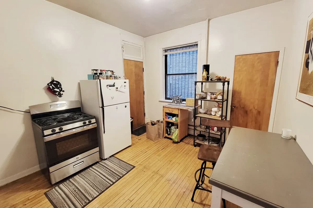 915-23 W. Waveland Ave, Apt 2d — photo 3