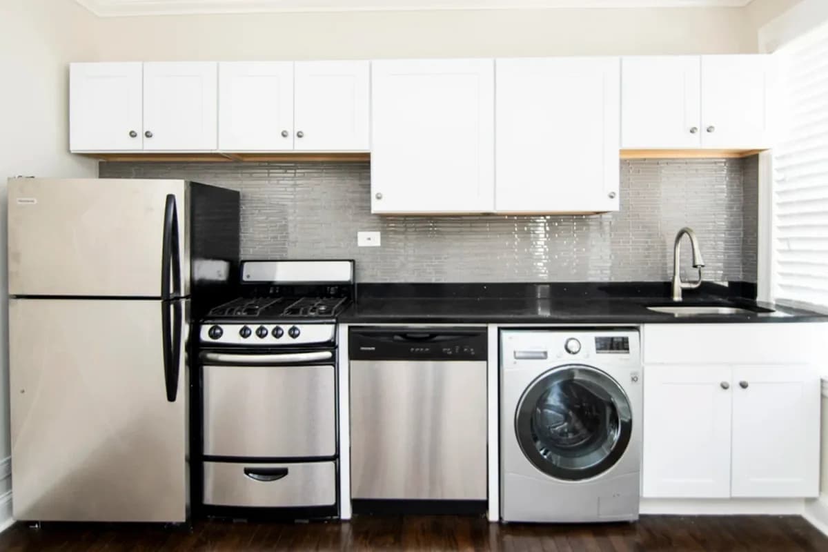 916-20 Green Bay Rd, Apt 2c — photo 1