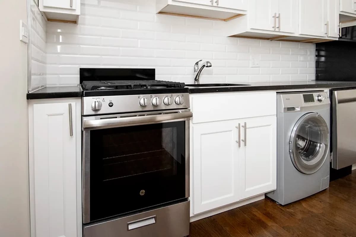 916-20 Green Bay Rd, Apt 3c — photo 1