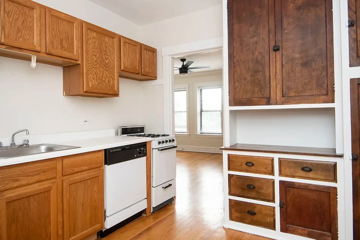 2535-37 N. Seminary Ave, Apt 3 — photo 1