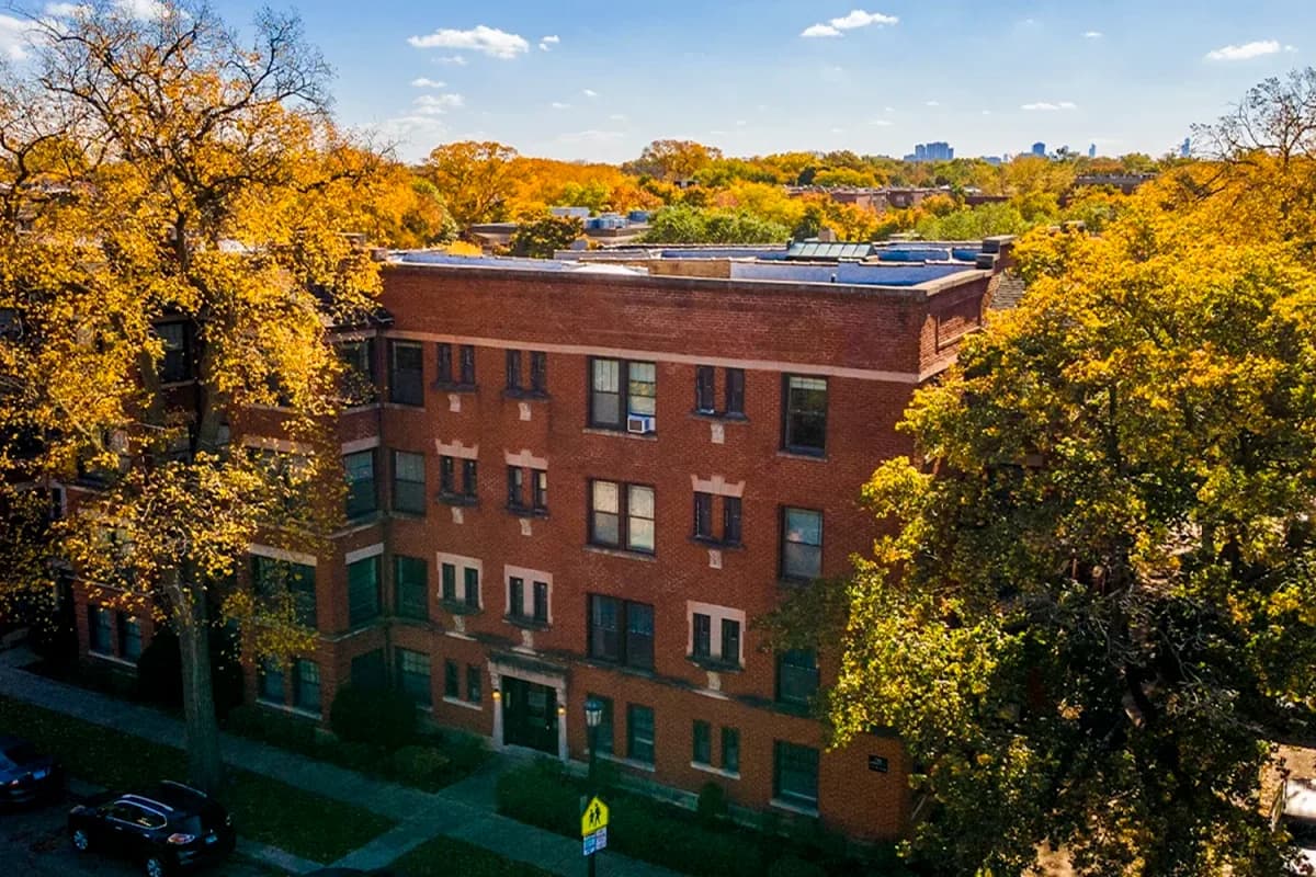 312-320 Lee St apartment building exterior