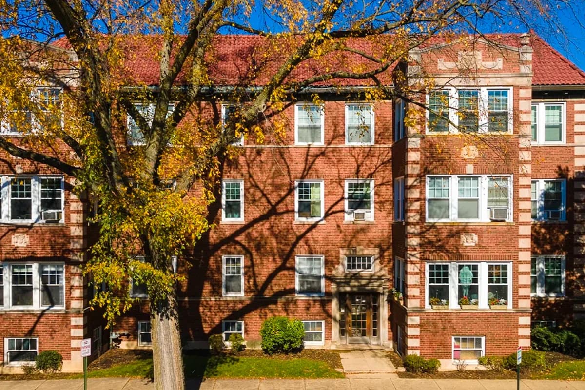 325-31 Kedzie St apartment building exterior