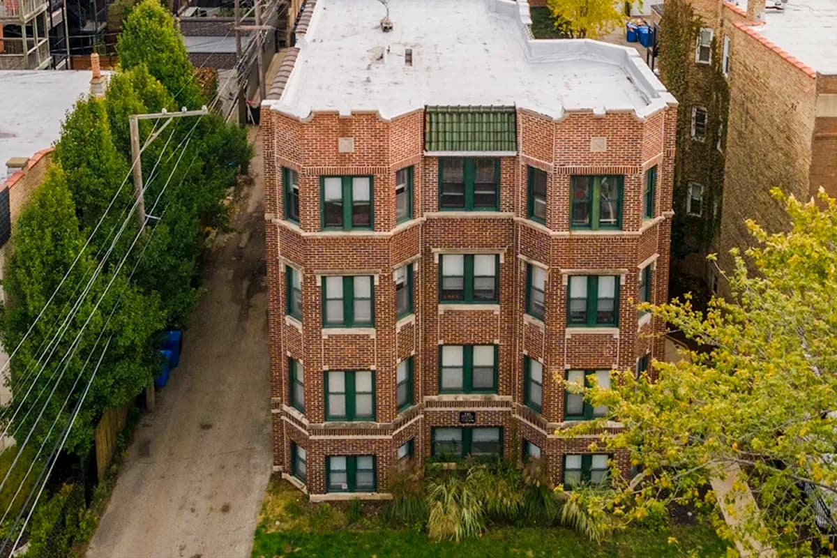 3839-45 N. Greenview Ave apartment building exterior