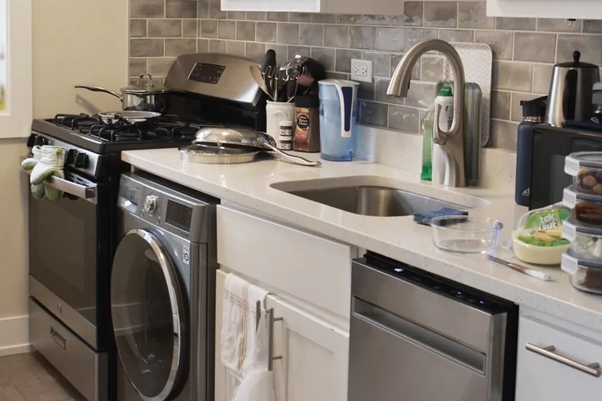 4220 N. Clark St, Apt 3 — photo 1