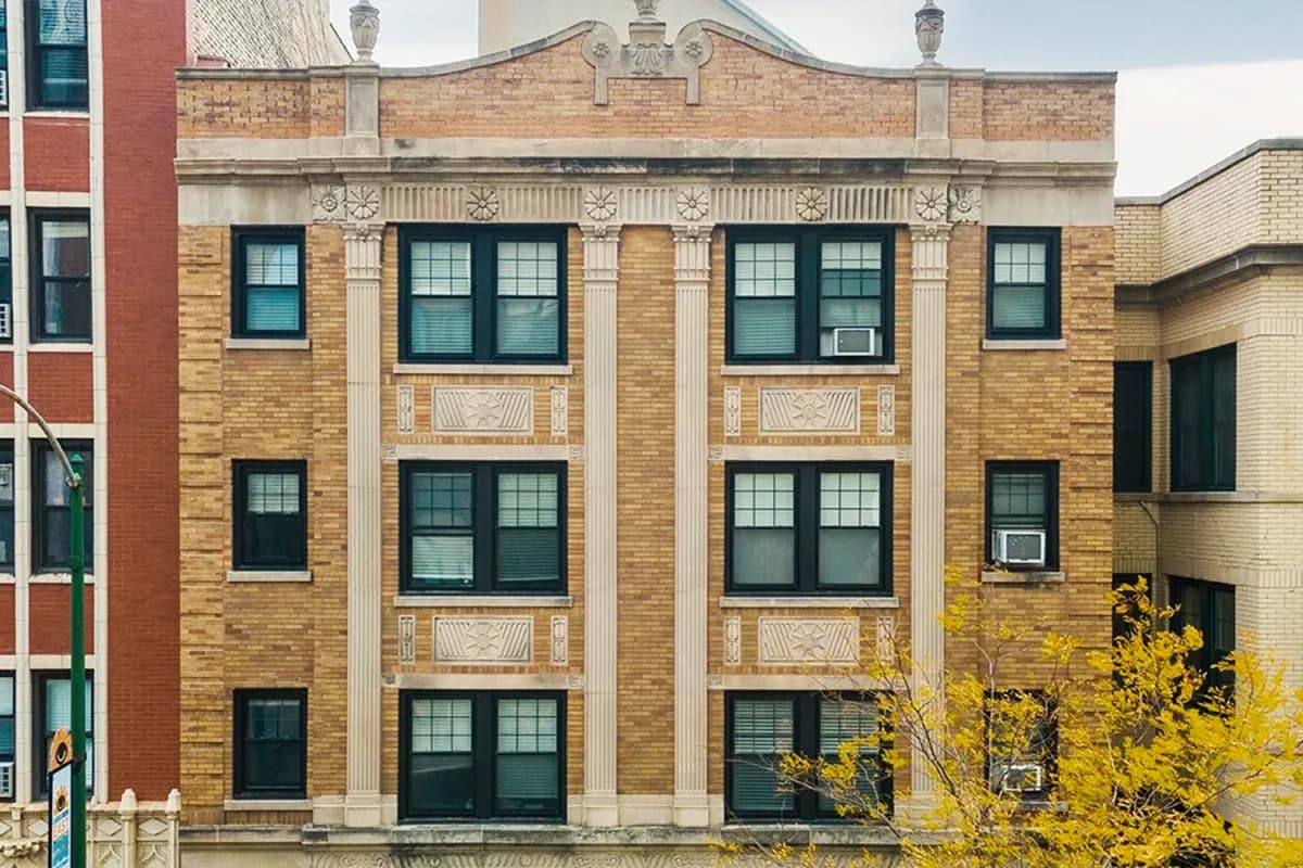 511 W. Belmont Ave apartment building exterior front view