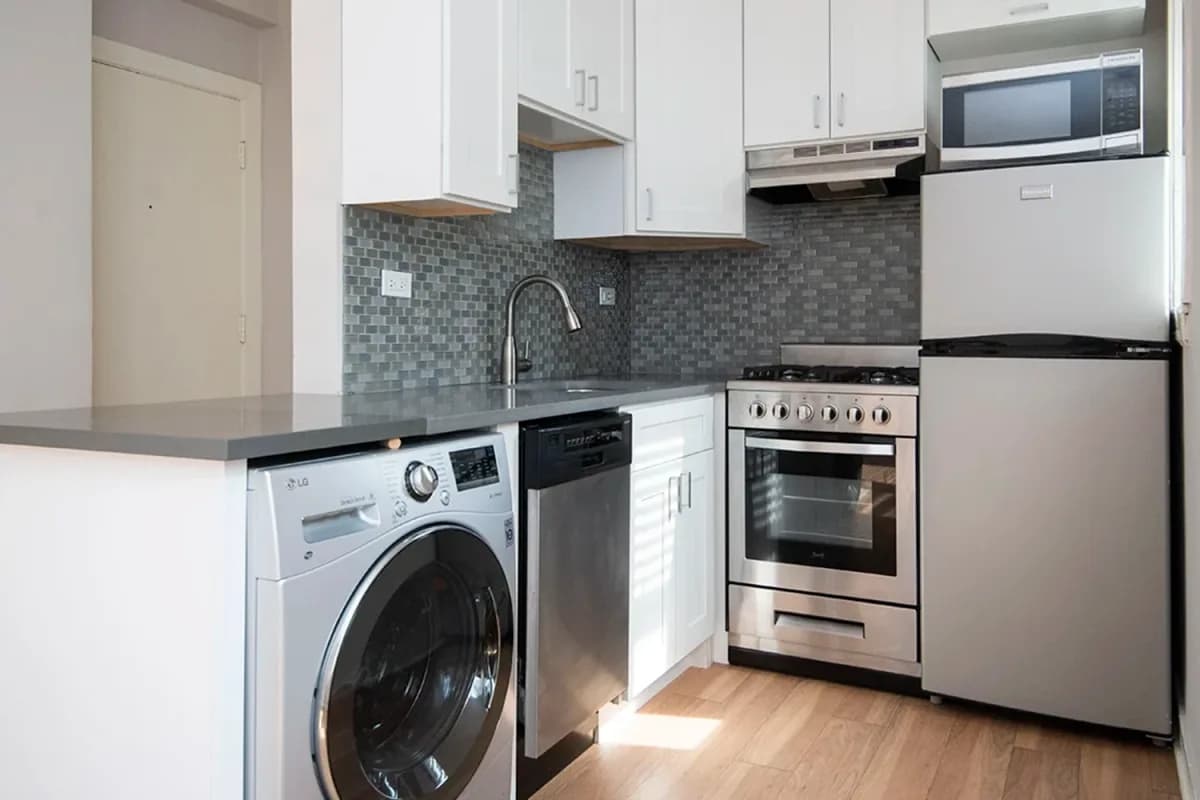 511 W. Belmont Ave, Apt 511-21 — photo 1