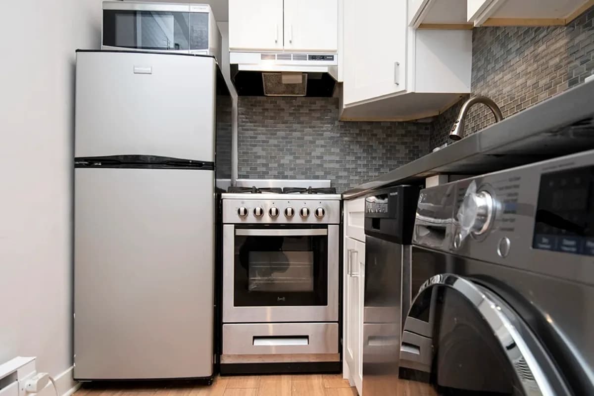 511 W. Belmont Ave, Apt 511-23 — photo 1