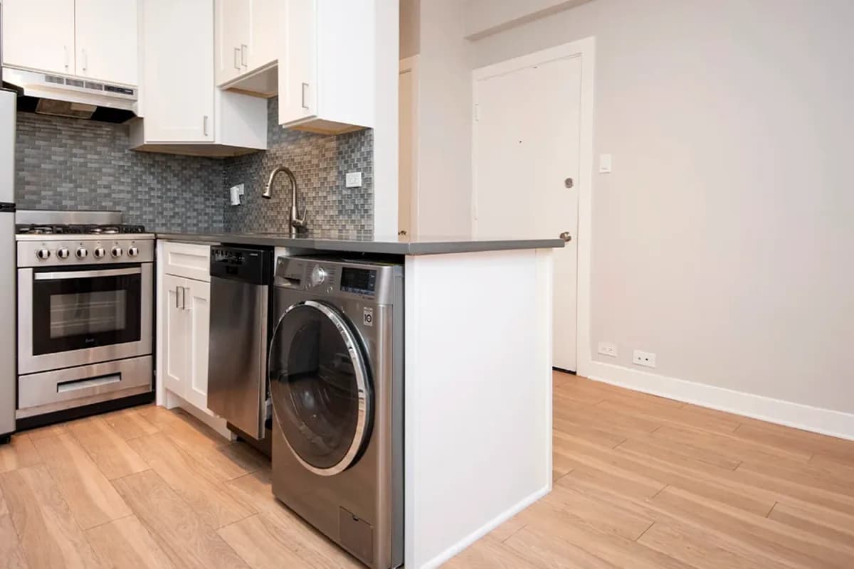 511 W. Belmont Ave, Apt 511-43 — photo 1