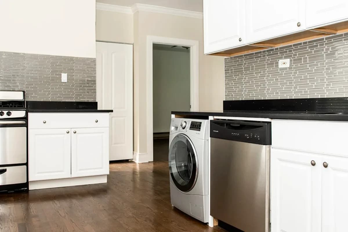 646-48 W. Roscoe St, Apt 648-5-2n — photo 1